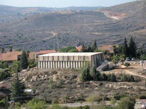 Synagogue_Modeled_On_Biblical_Mishkan_Tabernacle_Tel_Shiloh_Israel